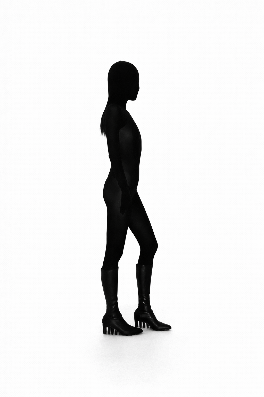 EMAGINE LOW HEELS SPIKE BOOTS